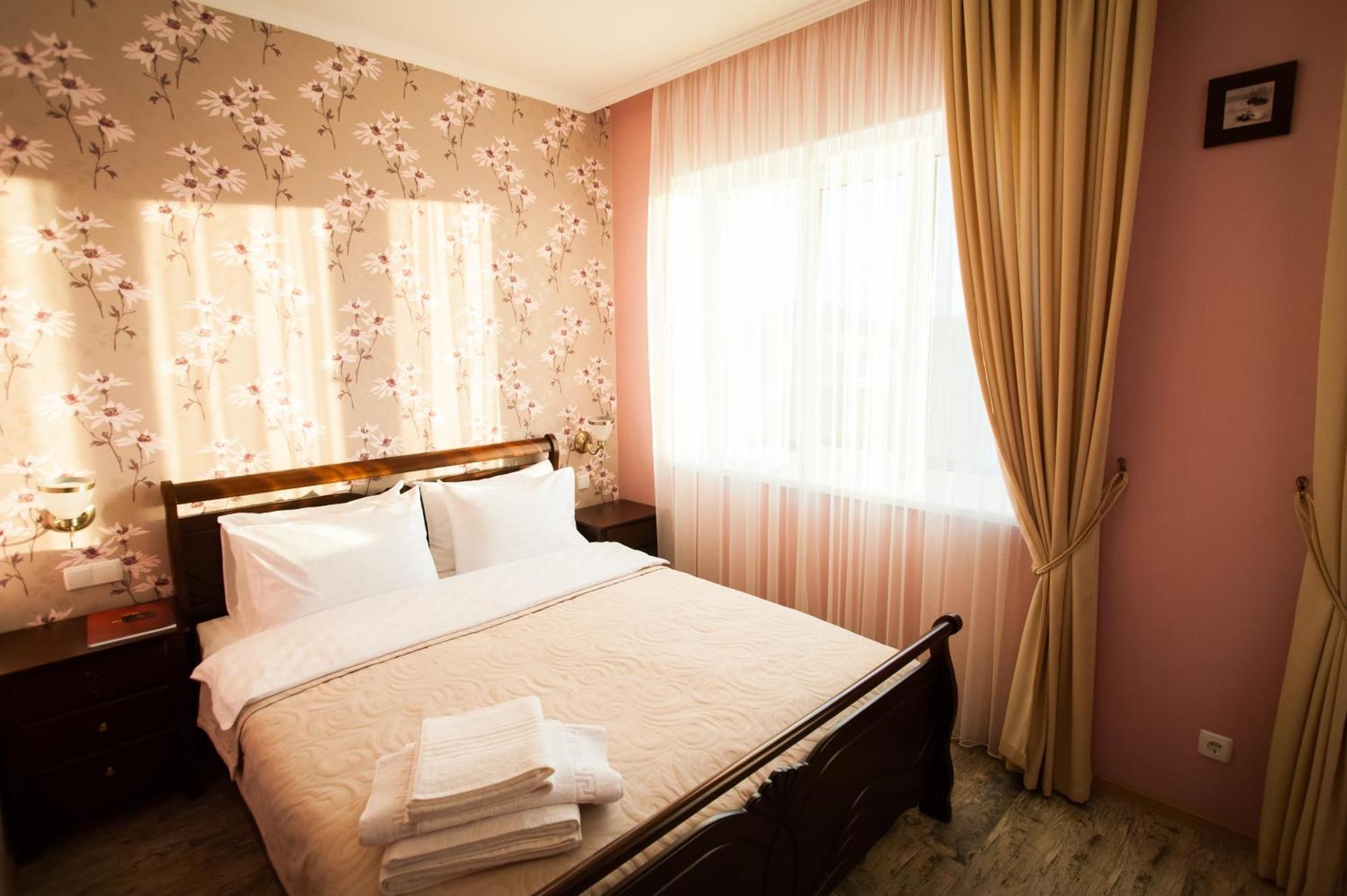 Harvest Hotel Vinnytsia Bagian luar foto